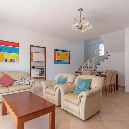 Praia Da Gale - Incredible Location - Short Walk To The Beach And Restaurants *