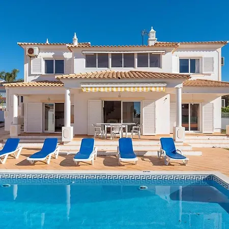 Praia Da Gale - Incredible Location - Short Walk To The Beach And Restaurants *