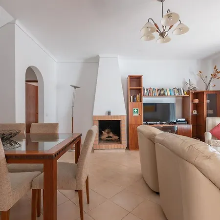 아파트 Praia Da Gale - Incredible Location - Short Walk To The Beach And Restaurants