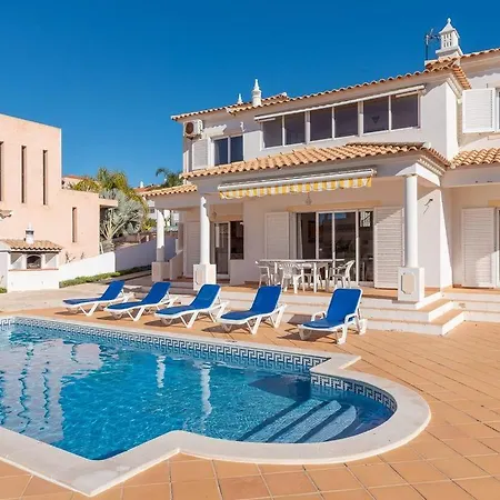 Praia Da Gale - Incredible Location - Short Walk To The Beach And Restaurants 아파트 기아