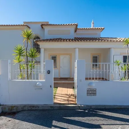 Praia Da Gale - Incredible Location - Short Walk To The Beach And Restaurants 아파트